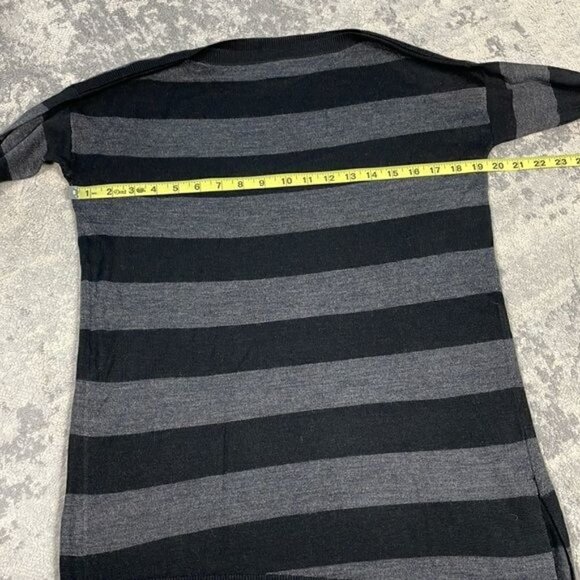 Ann Taylor Factory Asymmetric Hem Striped Lightweight Sweater Black Gray Sz XS - Picture 7 of 8